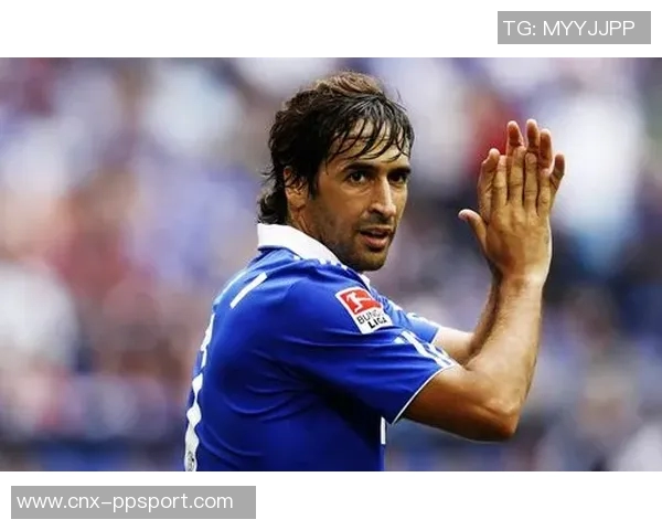 著名足球解说员的精彩瞬间与背后故事揭秘 著名足球解说员的精彩瞬间与背后故事揭秘